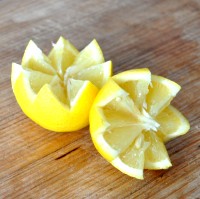 Prepare the lemons